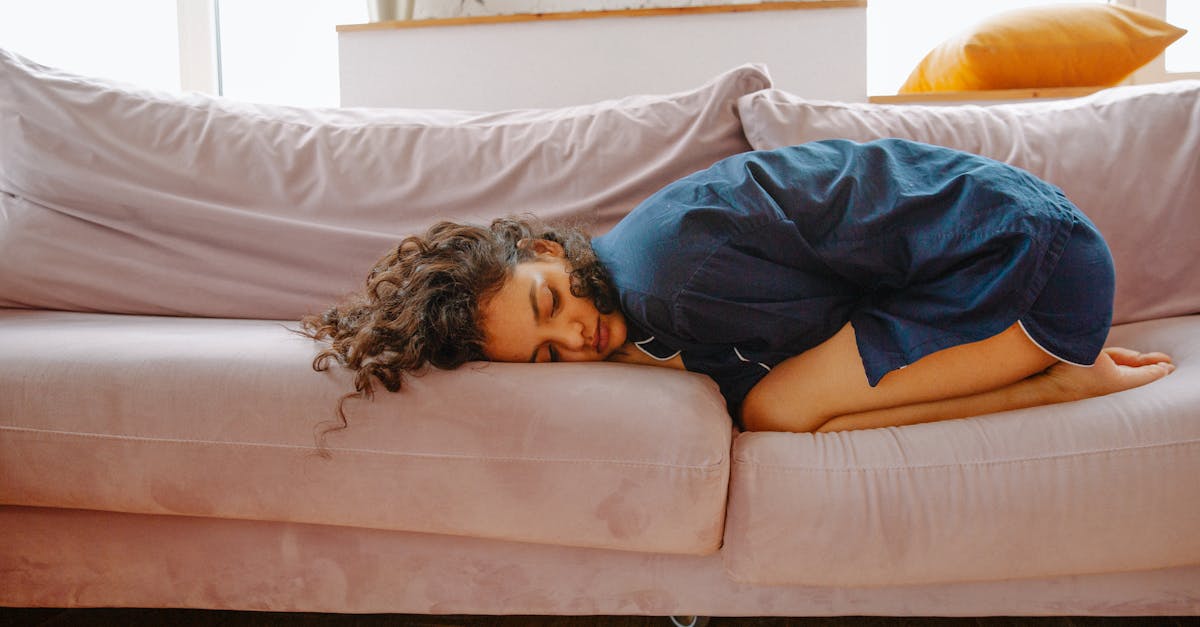 discover the best sleep postures for a restful night's sleep. explore various sleeping positions that promote comfort, support spinal alignment, and enhance overall health. improve your sleep quality with expert tips and insights on optimal sleep posture.