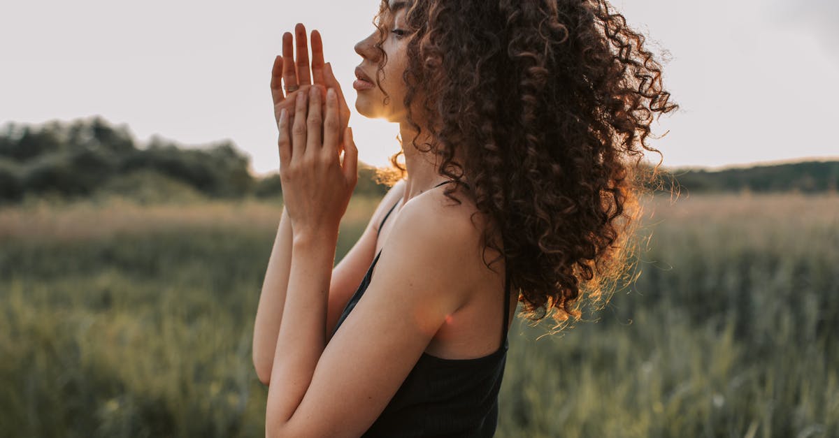 explorez l’importance de maintenir une bonne posture pour la santé et le bien-être en général. découvrez des conseils, des exercices et des techniques pour améliorer votre posture et soulager l'inconfort.