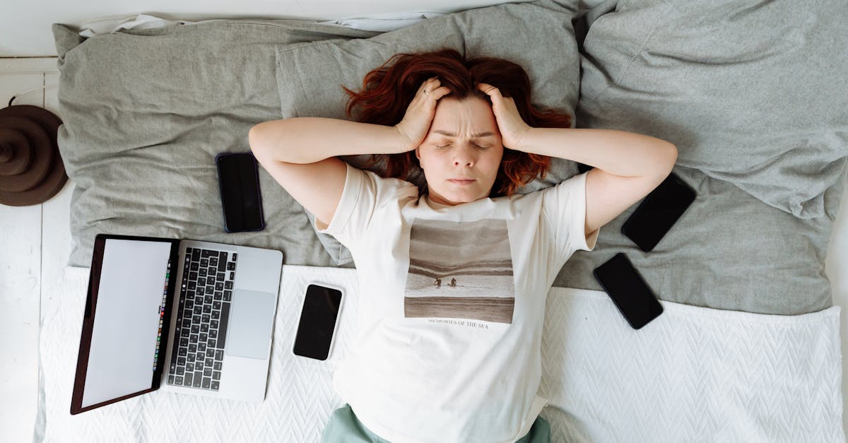 discover the causes, symptoms, and effective treatments for sleep headaches. learn how disrupted sleep patterns can lead to migraines and other headache types, and find strategies to improve your sleep quality for better overall health.