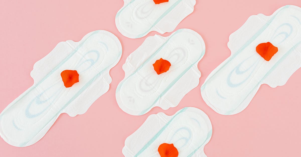 découvrez des stratégies et des idées efficaces sur la façon de gérer les migraines menstruelles. apprenez-en plus sur leurs causes, leurs symptômes et leurs options de traitement pour soulager l'inconfort pendant votre cycle menstruel.