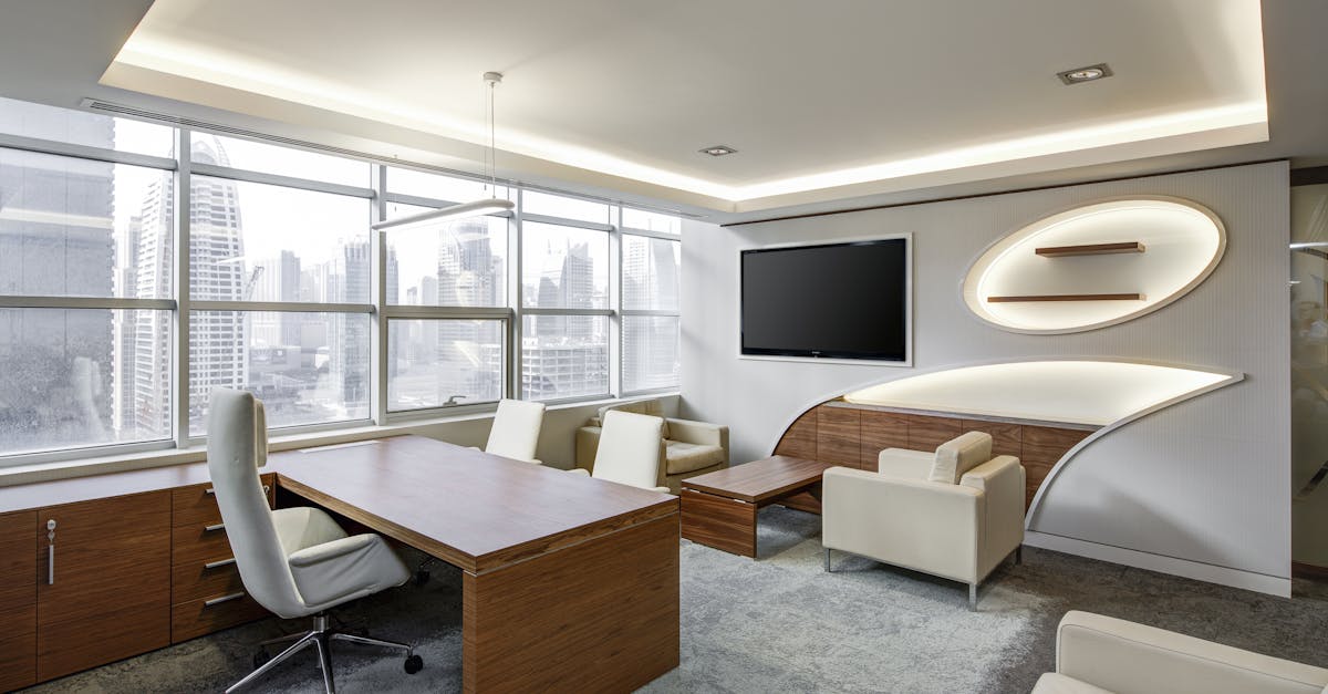 Découvrez le confort et le soutien ultimes avec notre chaise ergonomique, conçue pour favoriser une posture saine et améliorer votre productivité au travail comme à la maison. Découvrez un design supérieur qui s'adapte à votre corps pour un confort optimal tout au long de la journée.