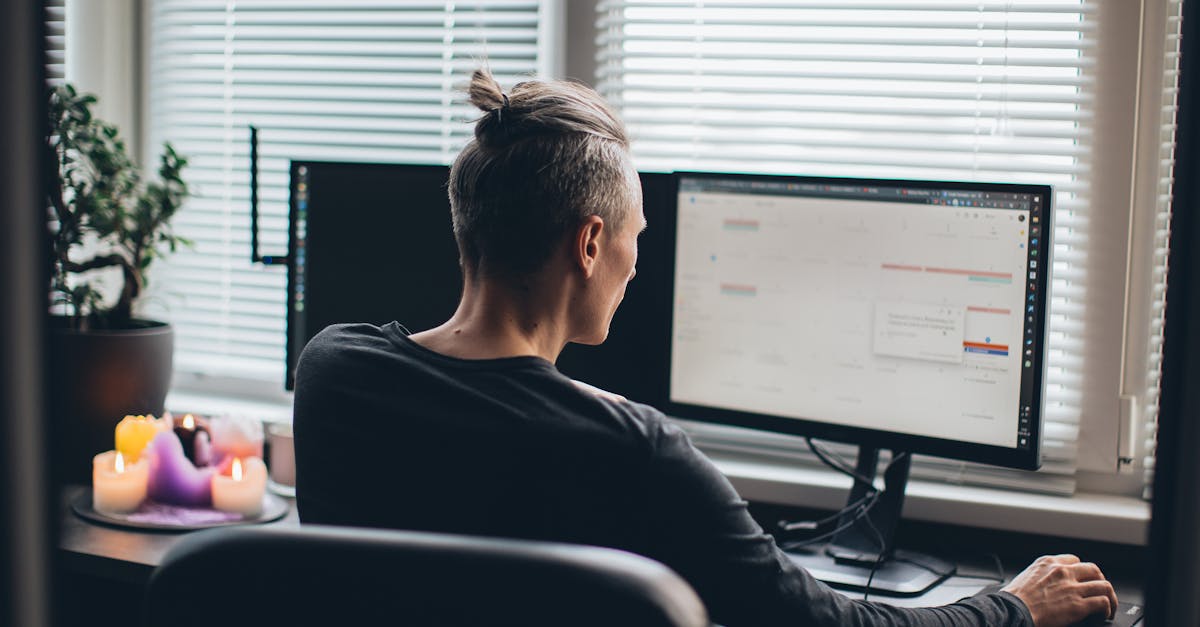 grâce à diverses fonctionnalités bien pensées. Dans cet article, nous explorons cinq caractéristiques clés des chaises ergonomiques qui peuvent contribuer à soulager les