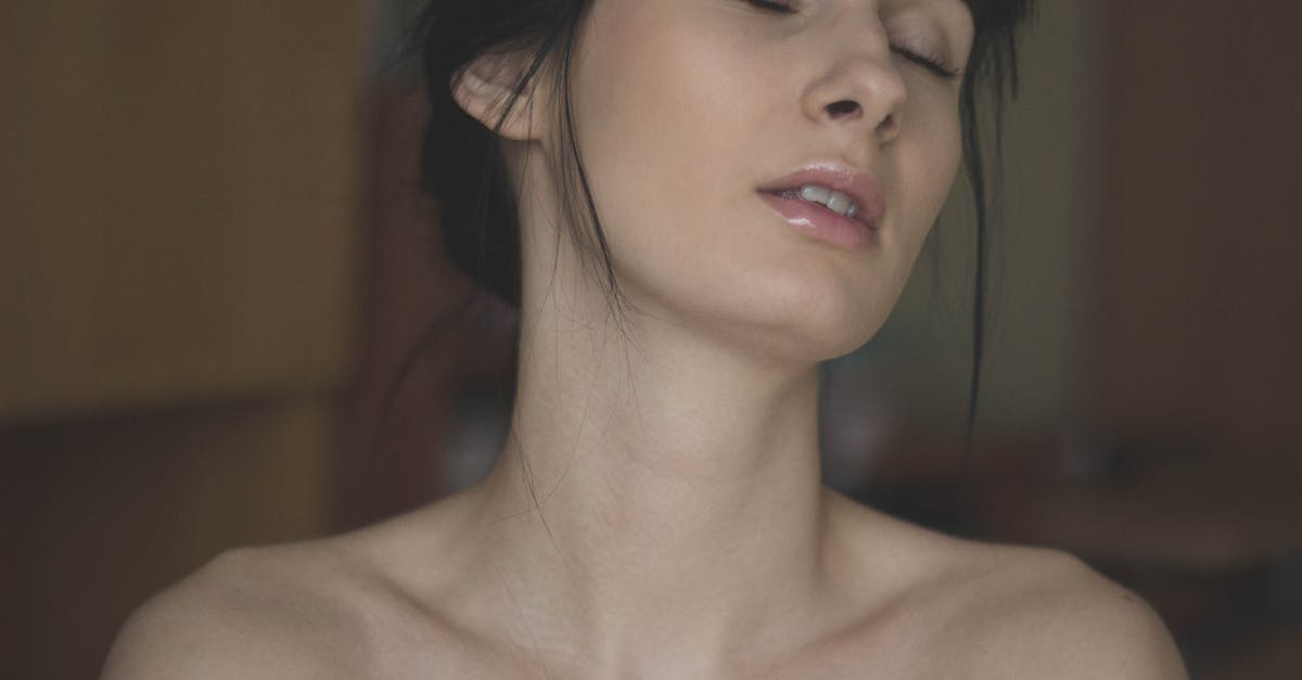 discover the causes, effects, and solutions for forward head posture. learn how to improve your posture and alleviate neck and back pain with effective exercises and lifestyle changes.