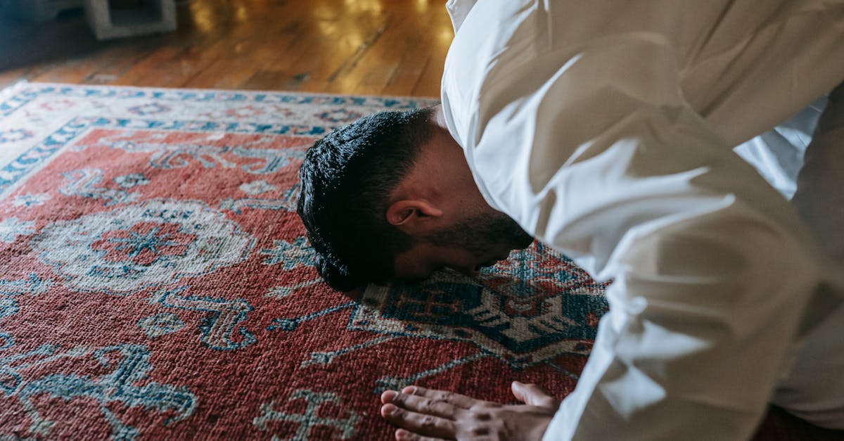 discover the causes and solutions for forward head posture, an increasingly common issue in today's digital age. learn effective techniques to correct alignment, reduce neck pain, and improve overall posture for a healthier lifestyle.