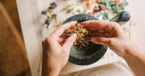 discover effective home remedies for common ailments and enhance your well-being naturally. explore simple, easy-to-follow solutions that utilize ingredients from your kitchen to promote health and healing.
