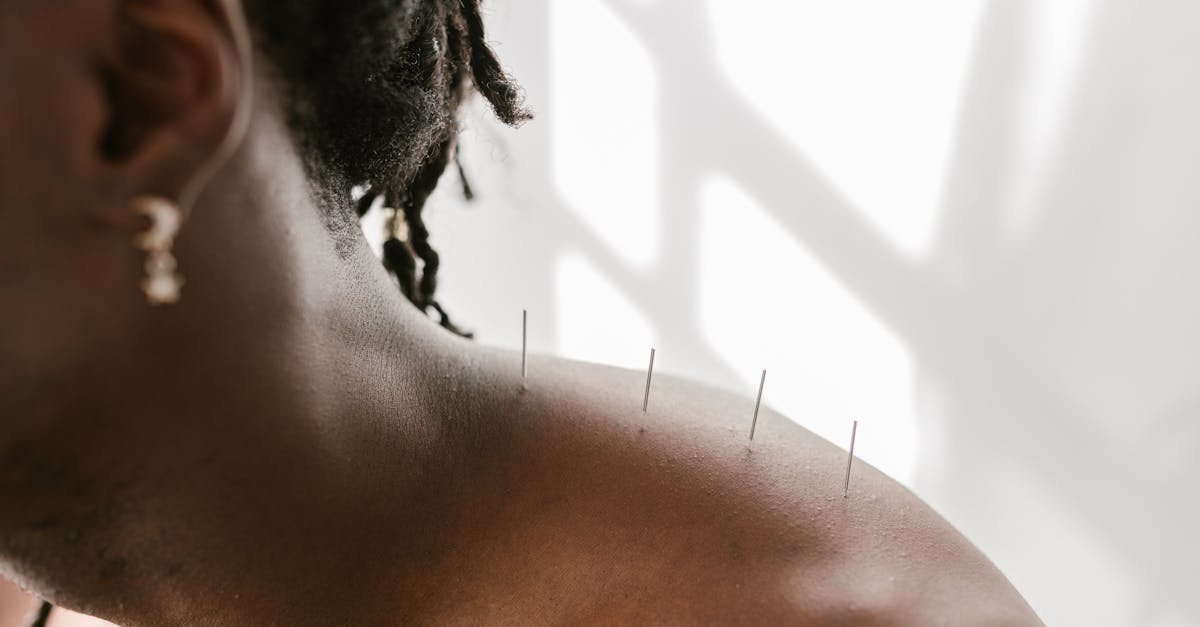 discover effective solutions for shoulder pain relief. explore tips, exercises, and treatments to alleviate discomfort and improve mobility. get back to your active lifestyle today!