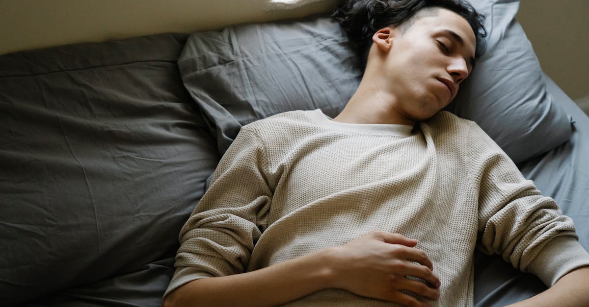discover the best sleep positions for a restful night's sleep. explore how different sleeping postures can enhance comfort, promote spinal alignment, and improve overall health. learn tips and tricks for finding your ideal sleeping position for better sleep quality.