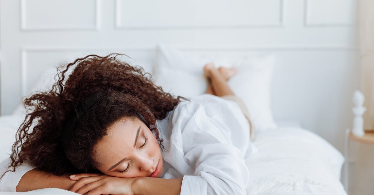 discover the best sleeping positions for a restful night's sleep! learn how different postures can affect your health, comfort, and overall well-being. find tips to improve your sleep quality and wake up refreshed.