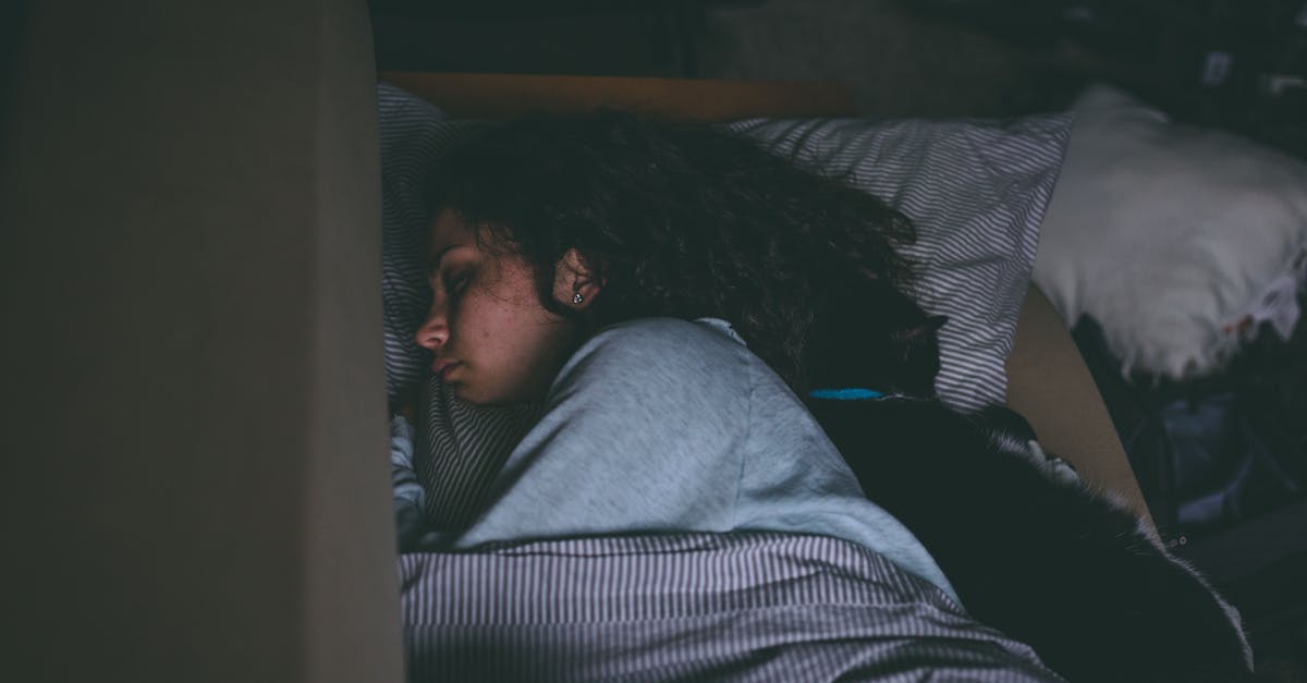 discover the best sleeping positions for optimal comfort and health. explore how different postures can affect your sleep quality, alleviate pain, and enhance your rest. find tips for achieving a perfect night's sleep based on your preferred sleeping style.