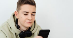 discover the causes and solutions for tech neck, a common condition resulting from prolonged device use. learn effective stretches, ergonomic tips, and lifestyle adjustments to alleviate discomfort and promote better posture.