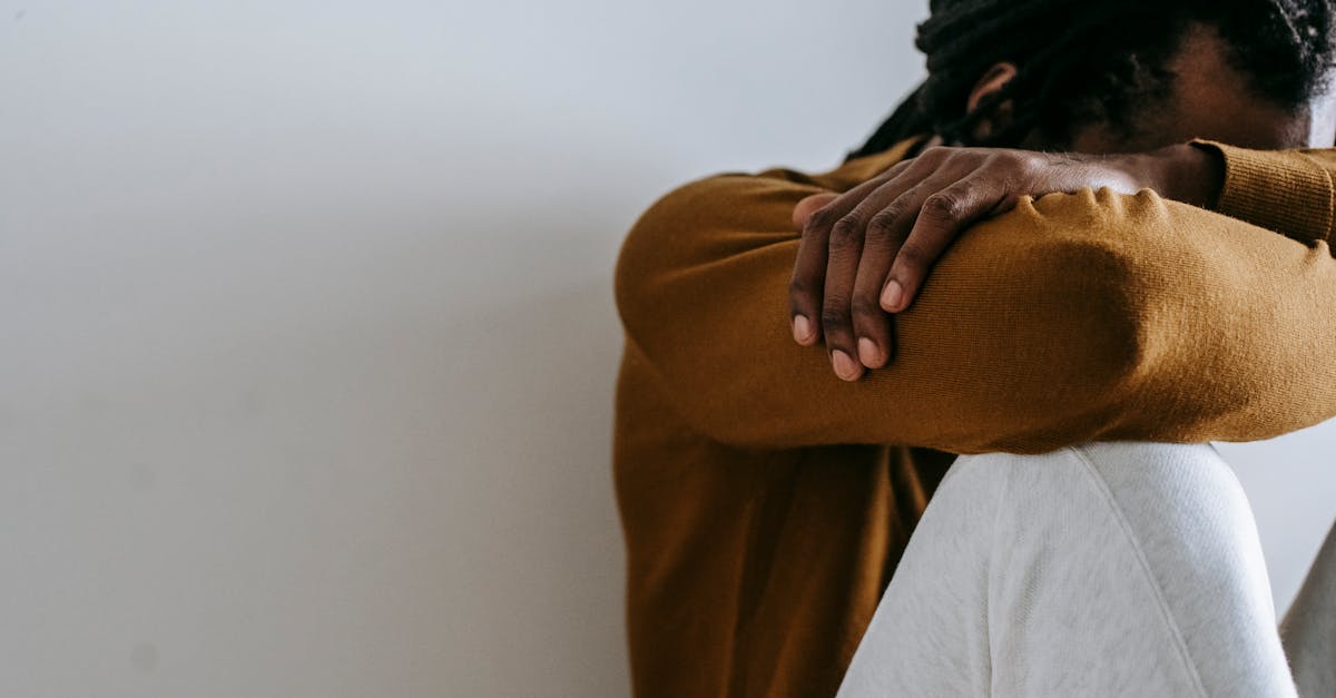 discover effective strategies and treatments for managing migraines. learn about symptoms, triggers, and lifestyle changes that can help reduce the frequency and severity of migraine attacks.