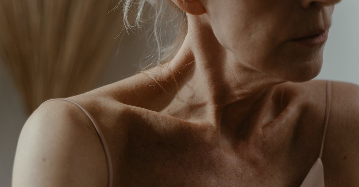 Découvrez tout ce que vous devez savoir sur les omoplates, notamment leur anatomie, leurs fonctions, les blessures courantes et des conseils pour préserver la santé de vos épaules. Améliorez votre compréhension et votre bien-être de cette partie vitale de votre corps.