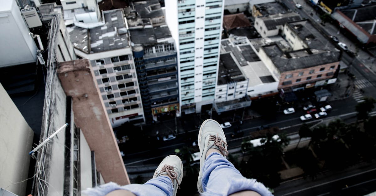 explore the thrilling experience of vertigo, a sensation that can be both captivating and disorienting. discover its causes, effects, and insights into how to manage this phenomenon in everyday life.