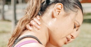 discover effective solutions and insights for managing shoulder pain. explore causes, symptoms, and treatments to help alleviate discomfort and improve mobility. get back to enjoying daily activities without limitations.